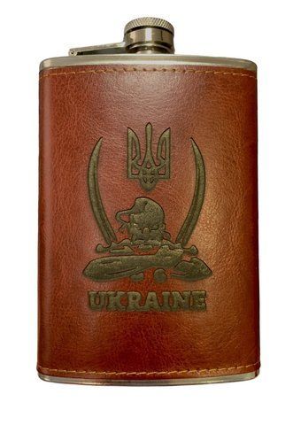 Фляга ТМ 4Profi нержавеющая с гравировкой коричневая Ukraine казак с саблями 9OZ 255 мл 000025431 фото